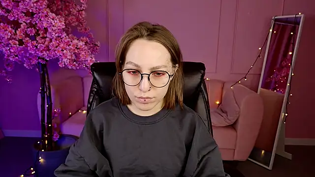 AphexQueen online show from 03-07-25, 01:18