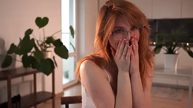 EsmaCrumbley online show from 04-21-26, 04:30