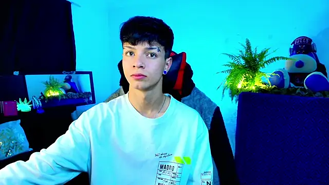 twink sebas  online show from 10-08-25, 04:43