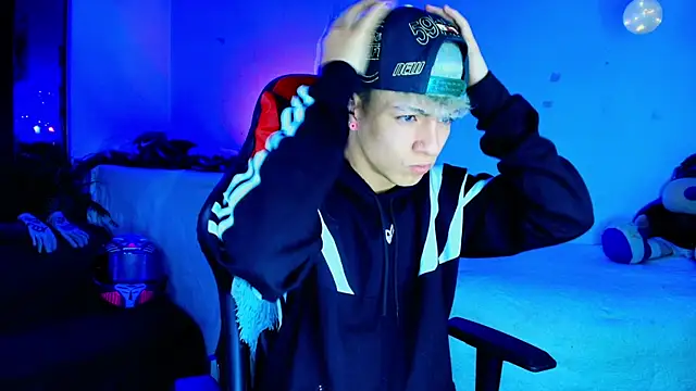 twink sebas  online show from 11-18-25, 03:34