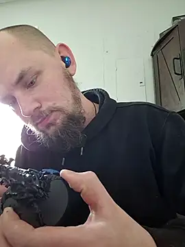 Snapshot of chaseg98 chatting on 03-14-26, 06:46 chaseg98 online show from 03-14-26, 06:46