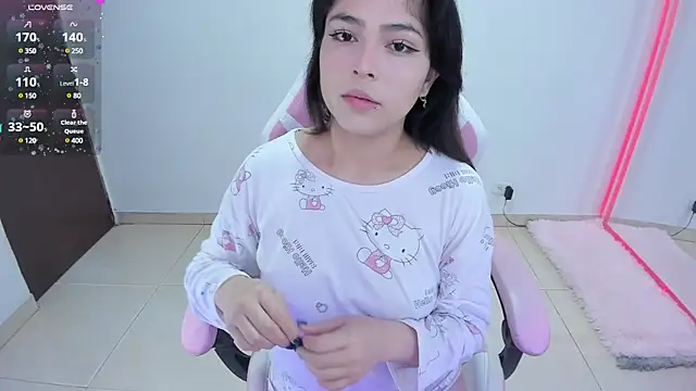 Snapshot of misshoneyxxx chatting on 12-07-24, 10:17 misshoneyxxx online show from 12-07-24, 10:17