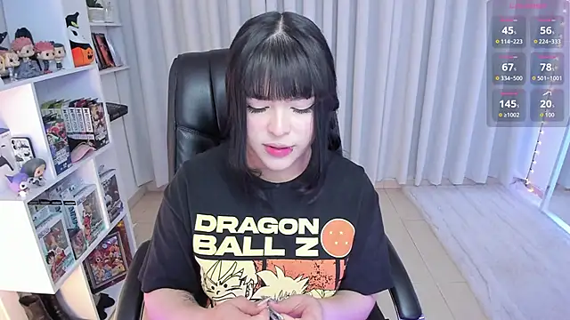 Snapshot of misshoneyxxx chatting on 09-30-25, 04:17 misshoneyxxx online show from 09-30-25, 04:17