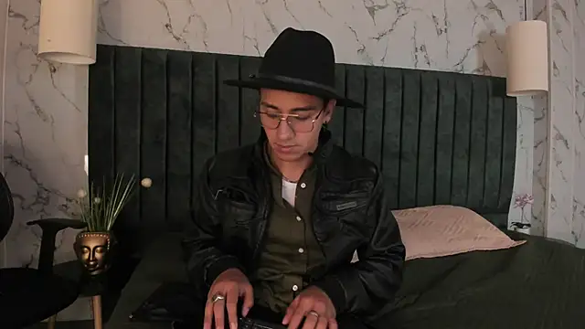 Andy Joy  online show from 10-13-25, 11:21