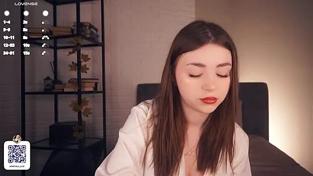 Snapshot of LindaFarmer chatting on 02-13-25, 04:00 LindaFarmer online show from 02-13-25, 04:00