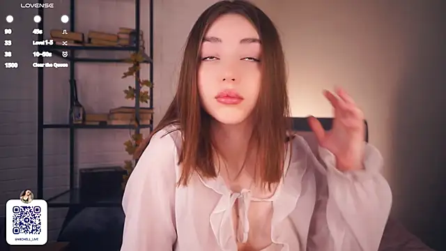 Snapshot of LindaFarmer chatting on 02-19-25, 04:12 LindaFarmer online show from 02-19-25, 04:12