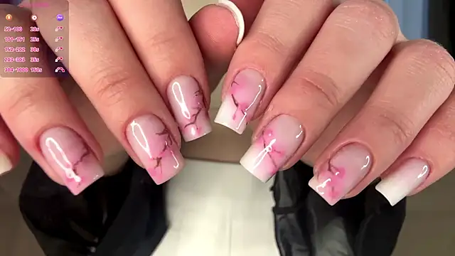 Snapshot of LindaFarmer chatting on 11-24-25, 03:50 LindaFarmer online show from 11-24-25, 03:50