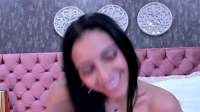 Snapshot of AnnyPrada chatting on 12-19-24, 06:23 AnnyPrada online show from 12-19-24, 06:23