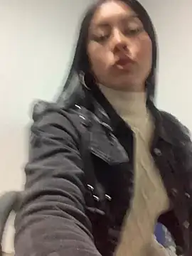 emily 22x online show from 12-17-24, 06:09