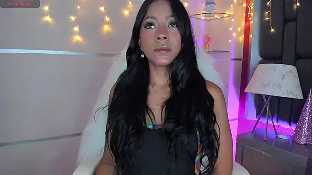 Snapshot of Amber_villalobos_ chatting on 12-27-24, 03:31 Amber villalobos  online show from 12-27-24, 03:31