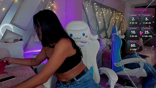 Snapshot of Amber_villalobos_ chatting on 02-20-25, 08:58 Amber villalobos  online show from 02-20-25, 08:58