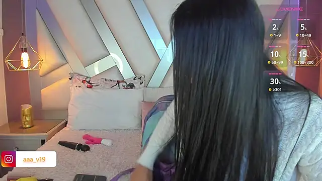 Snapshot of Amber_villalobos_ chatting on 10-29-25, 03:53 Amber villalobos  online show from 10-29-25, 03:53