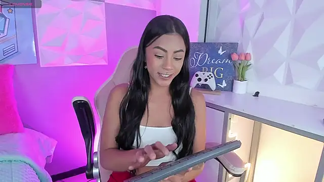 Amber villalobos  online show from 03-31-26, 10:32