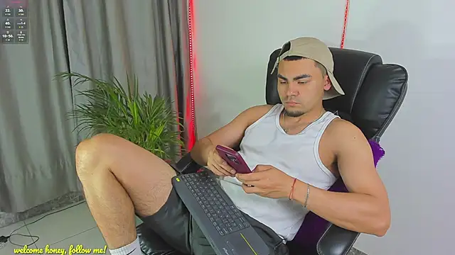 Snapshot of kalivan_voinesscu chatting on 11-27-25, 08:38 kalivan voinesscu online show from 11-27-25, 08:38