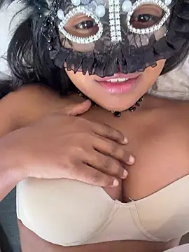 Bella Luna18 online show from 11-06-25, 07:26