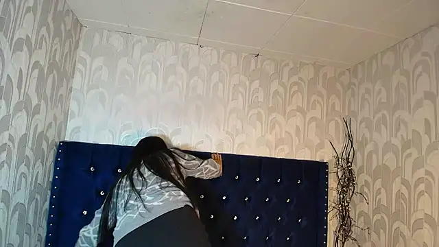 CarolineBrunx online show from 01-13-26, 04:07