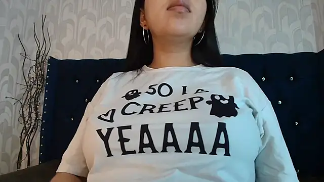 CarolineBrunx online show from 04-12-26, 10:37