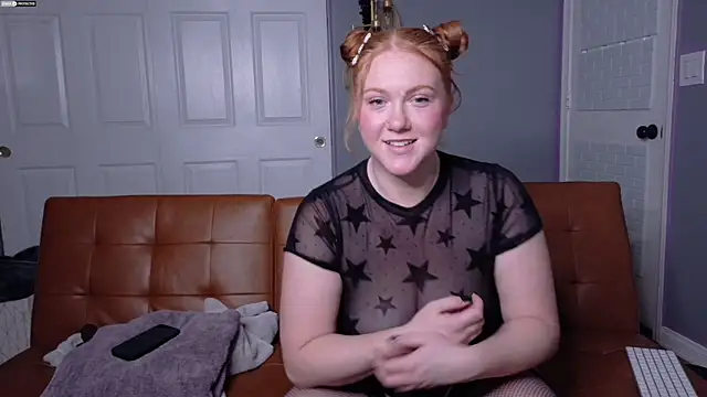 Snapshot of Scarlettredff chatting on 11-01-25, 04:14 Scarlettredff online show from 11-01-25, 04:14