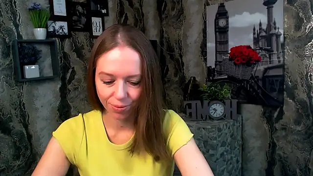 GloriaSi  online show from 11-19-25, 06:02