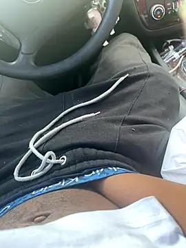 sneakylink13   online show from 10-18-25, 09:26