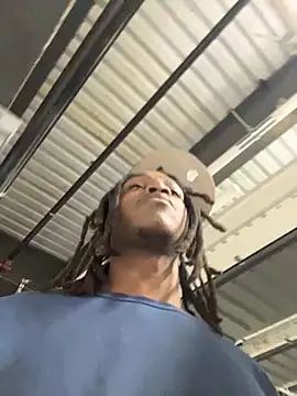 sneakylink13   online show from 10-29-25, 05:58