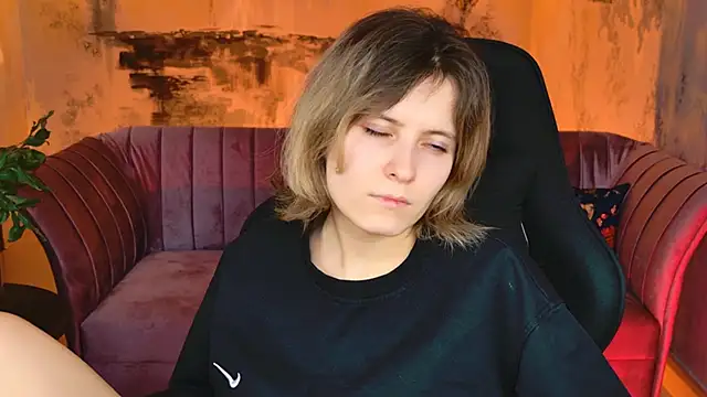 LolaAsmus online show from 02-05-25, 07:20