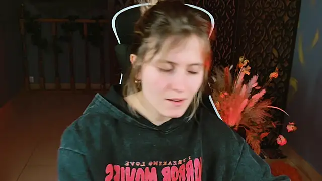 LolaAsmus online show from 02-18-25, 01:55