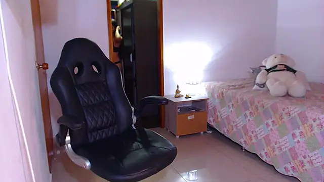 Otilia Sigrid online show from 12-20-24, 10:54