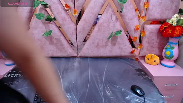 CataleyaLars20 online show from 02-28-25, 03:37