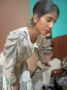 Snapshot of DiyAsingHh chatting on 12-20-24, 01:25 DiyAsingHh online show from 12-20-24, 01:25