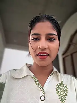 Snapshot of DiyAsingHh chatting on 10-17-25, 12:25 DiyAsingHh online show from 10-17-25, 12:25