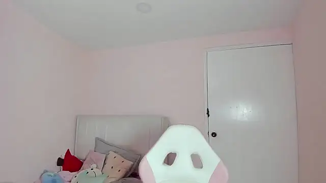 Snapshot of playsecrets chatting on 01-20-25, 04:34 playsecrets online show from 01-20-25, 04:34