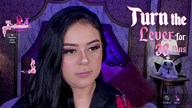 SoffiQueen online show from 04-18-26, 03:38