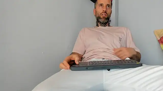 Antoniohot2024 online show from 02-21-25, 09:22