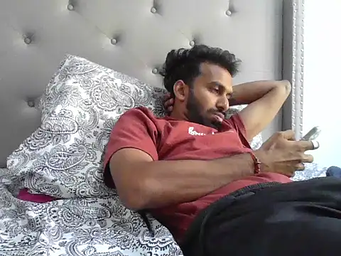 Snapshot of skinny__boy__ chatting on 11-04-25, 04:50 skinny boy online show from 11-04-25, 04:50