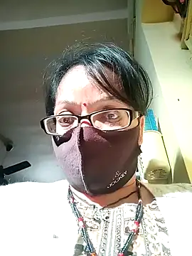 Snapshot of heenage chatting on 12-15-24, 09:35 heenage online show from 12-15-24, 09:35