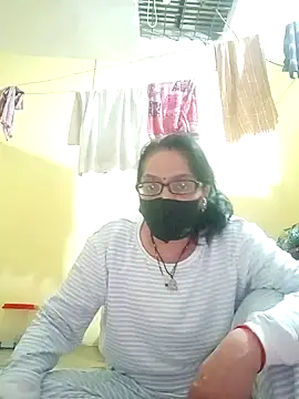 Snapshot of heenage chatting on 01-12-25, 01:27 heenage online show from 01-12-25, 01:27