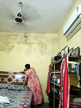 heenage online show from 04-04-26, 03:38