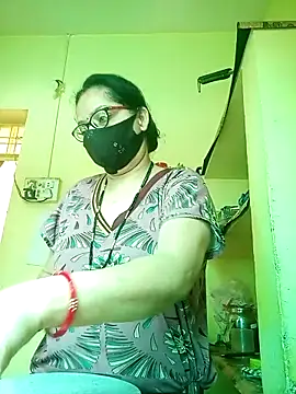 heenage online show from 04-26-26, 04:43