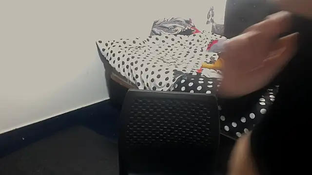 Snapshot of shopyymessyy chatting on 02-18-25, 07:30 shopyymessyy online show from 02-18-25, 07:30