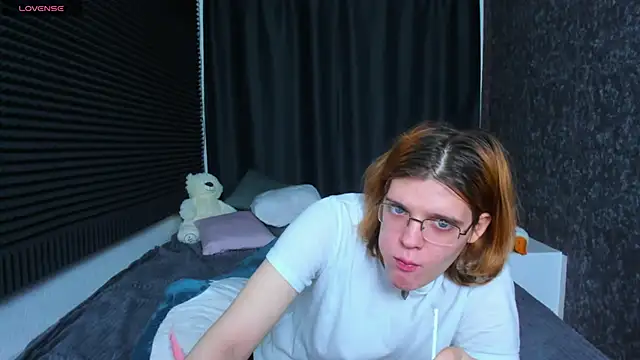 KIKI Krash online show from 02-17-25, 01:10