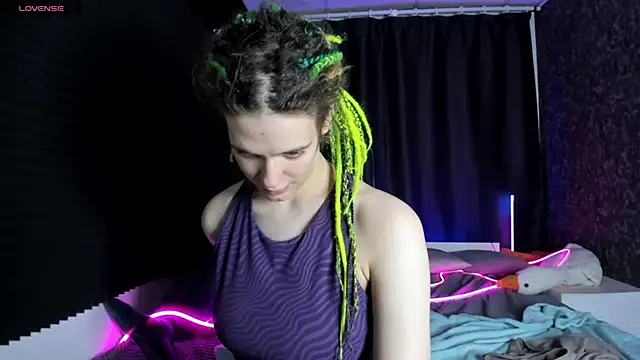 KIKI Krash online show from 12-20-25, 10:44