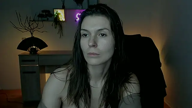 Snapshot of EricaPowers chatting on 12-19-24, 09:29 EricaPowers online show from 12-19-24, 09:29