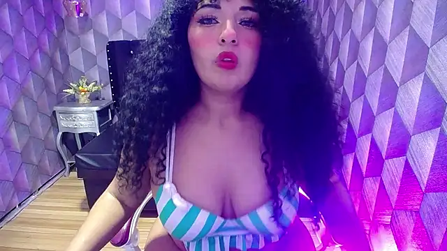 Snapshot of Sofiacowperx chatting on 02-09-25, 04:04 Sofiacowperx online show from 02-09-25, 04:04