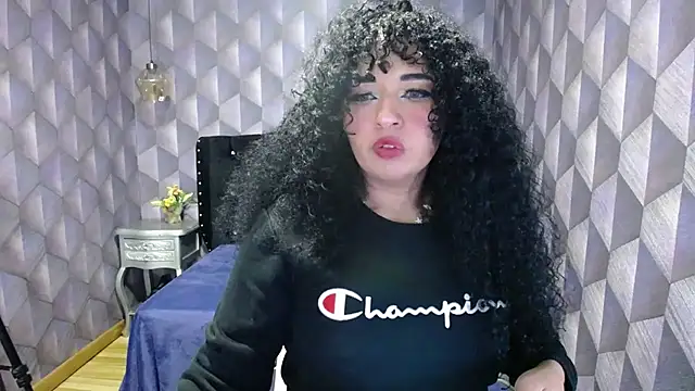 Snapshot of Sofiacowperx chatting on 02-11-25, 04:02 Sofiacowperx online show from 02-11-25, 04:02