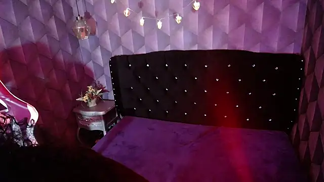 Snapshot of Sofiacowperx chatting on 02-12-25, 04:00 Sofiacowperx online show from 02-12-25, 04:00