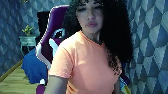 Snapshot of Sofiacowperx chatting on 02-13-25, 03:56 Sofiacowperx online show from 02-13-25, 03:56