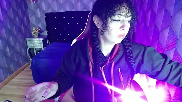 Snapshot of Sofiacowperx chatting on 02-22-25, 12:51 Sofiacowperx online show from 02-22-25, 12:51