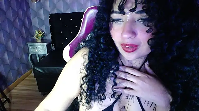 Snapshot of Sofiacowperx chatting on 02-24-25, 01:53 Sofiacowperx online show from 02-24-25, 01:53