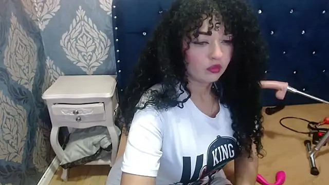 Snapshot of Sofiacowperx chatting on 10-11-25, 04:49 Sofiacowperx online show from 10-11-25, 04:49